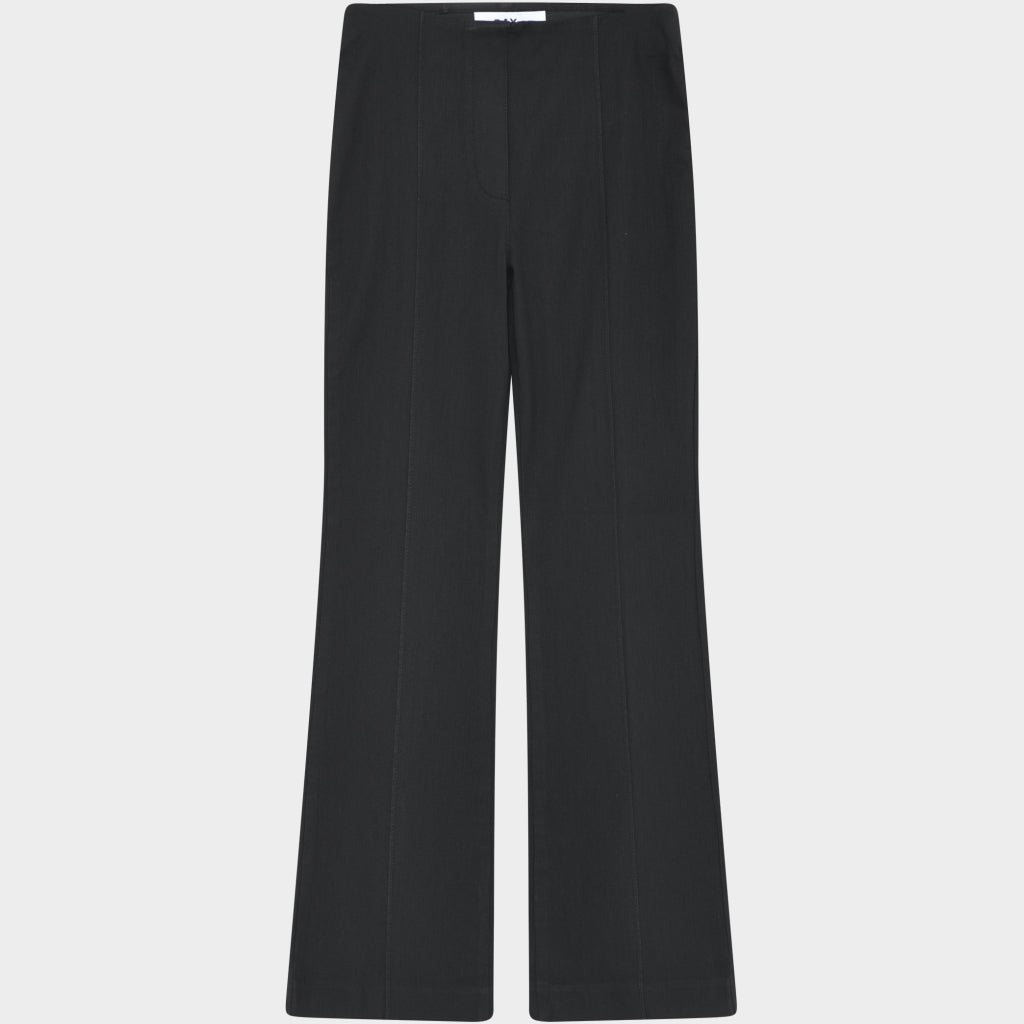 Sheila - Comfy Denim