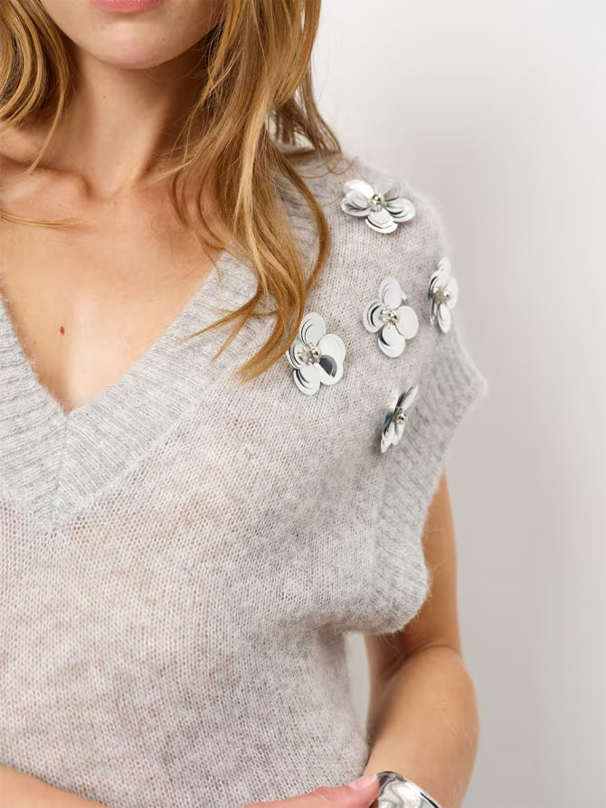 Nycia Sleeveless sequin sweater