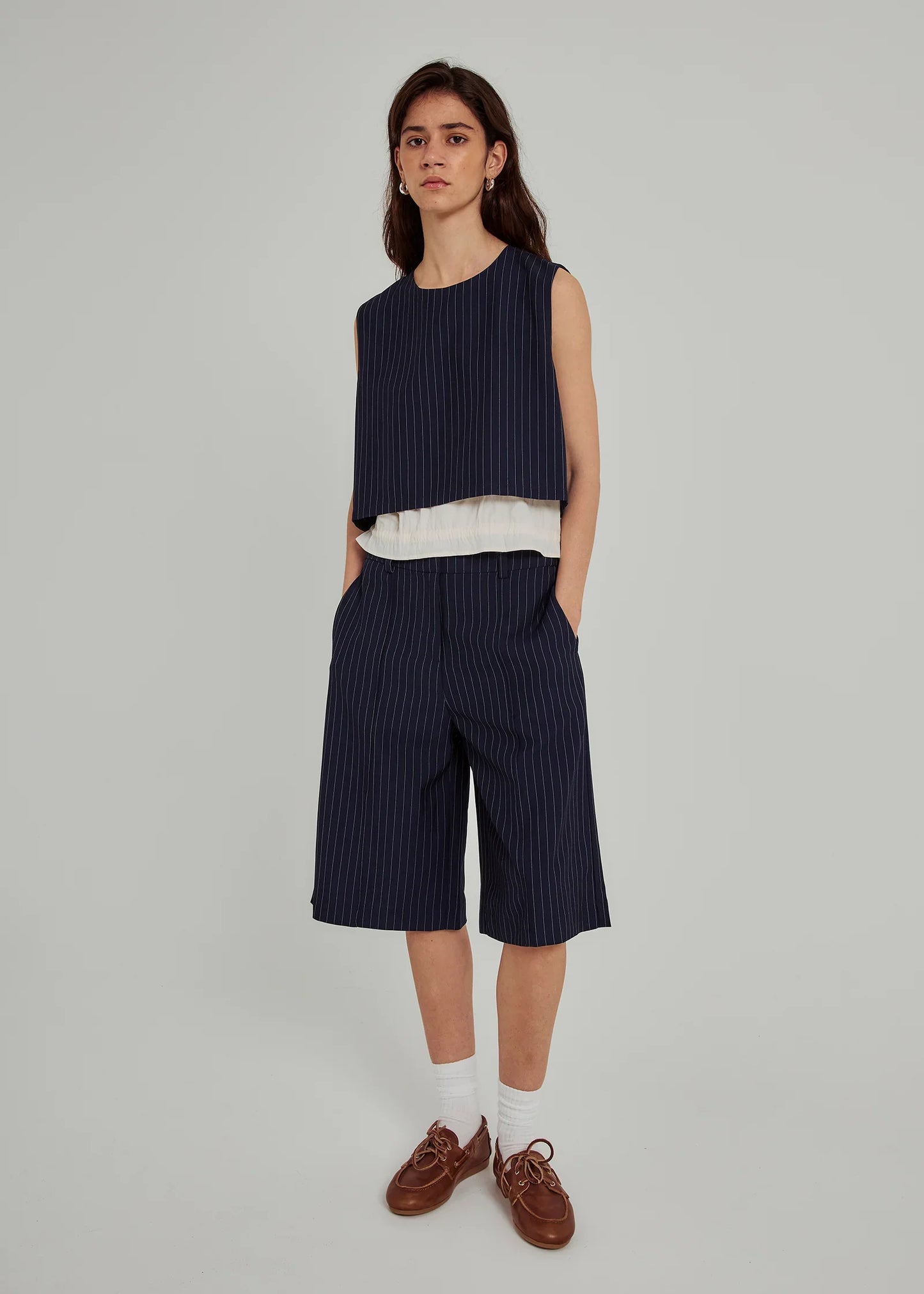 Neo pinstripe long shorts