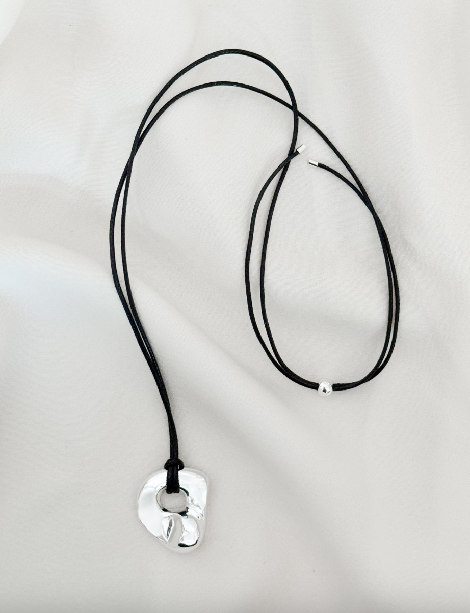 Ada Pendant Necklace