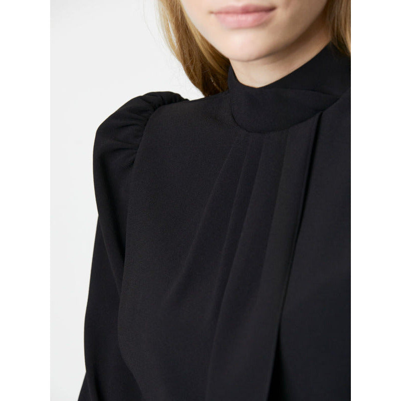 Ode Detail Top Raven