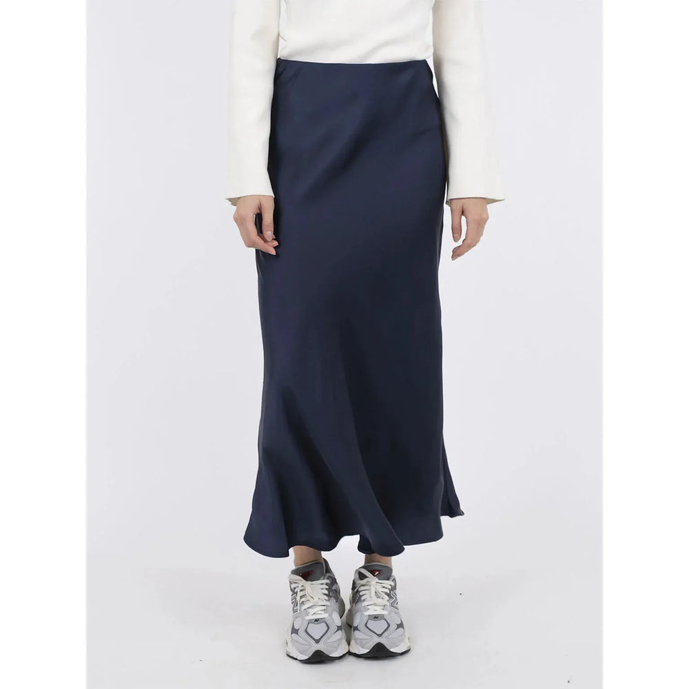 
                  
                    Ladda bild in galleri, Vicky Heavy Sateen Skirt
                  
                