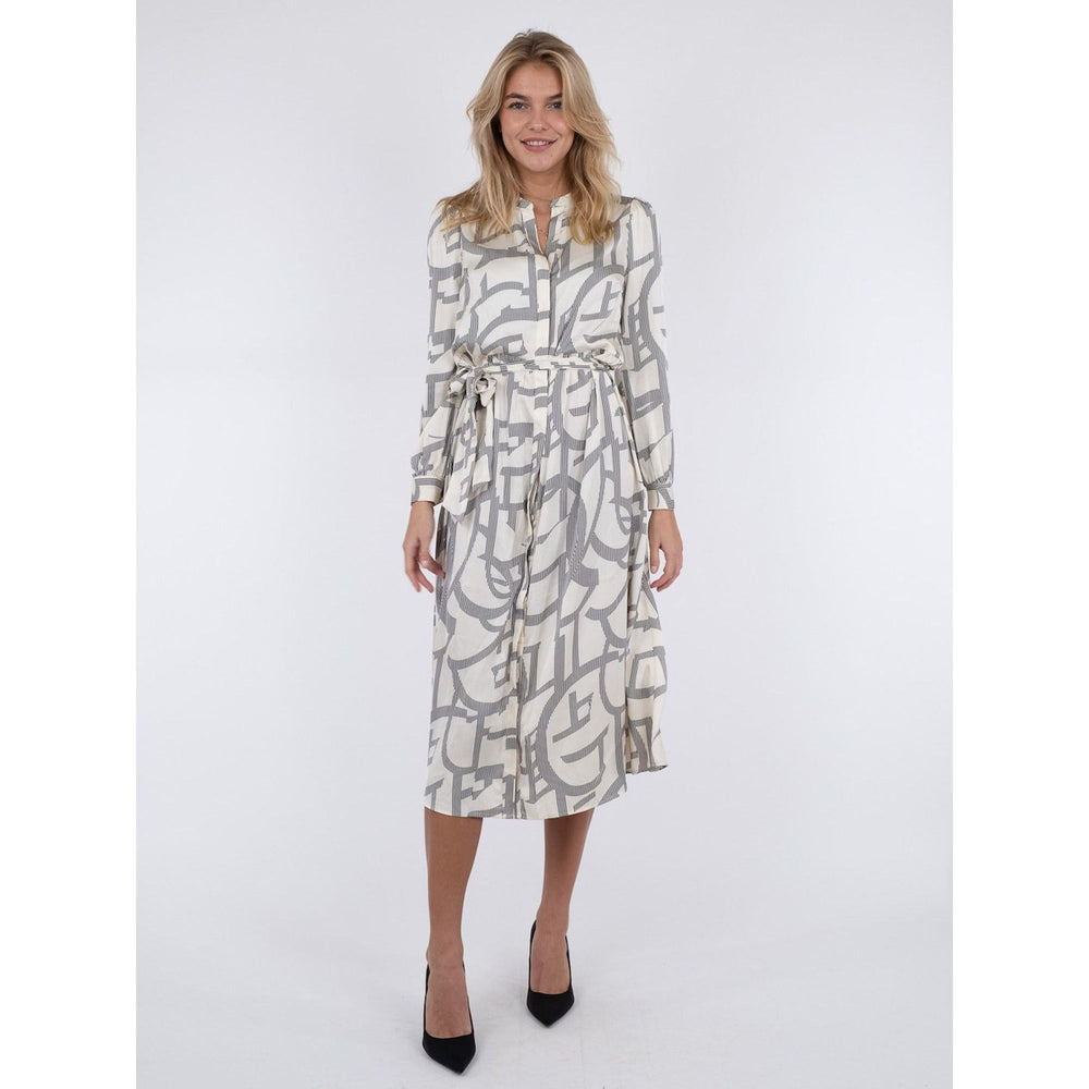 
                  
                    Ladda bild in galleri, Cilian Line Shapes Dress
                  
                