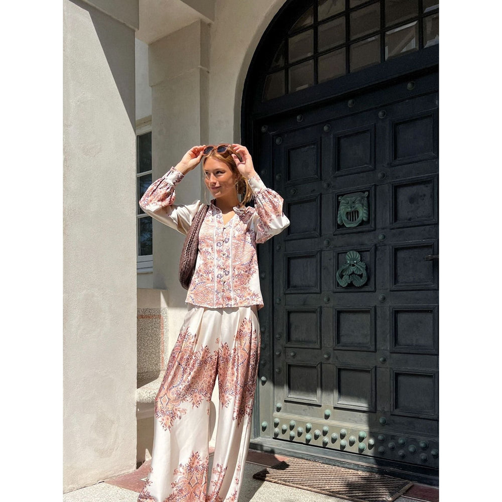 
                  
                    Ladda bild in galleri, Massima Paisley Border Blouse
                  
                