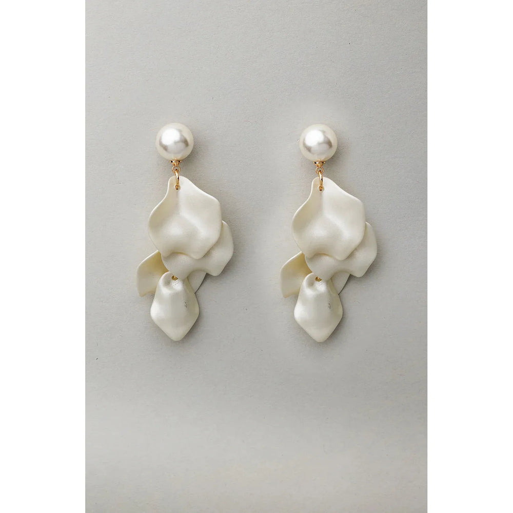 Pearl Leaf Earrings White