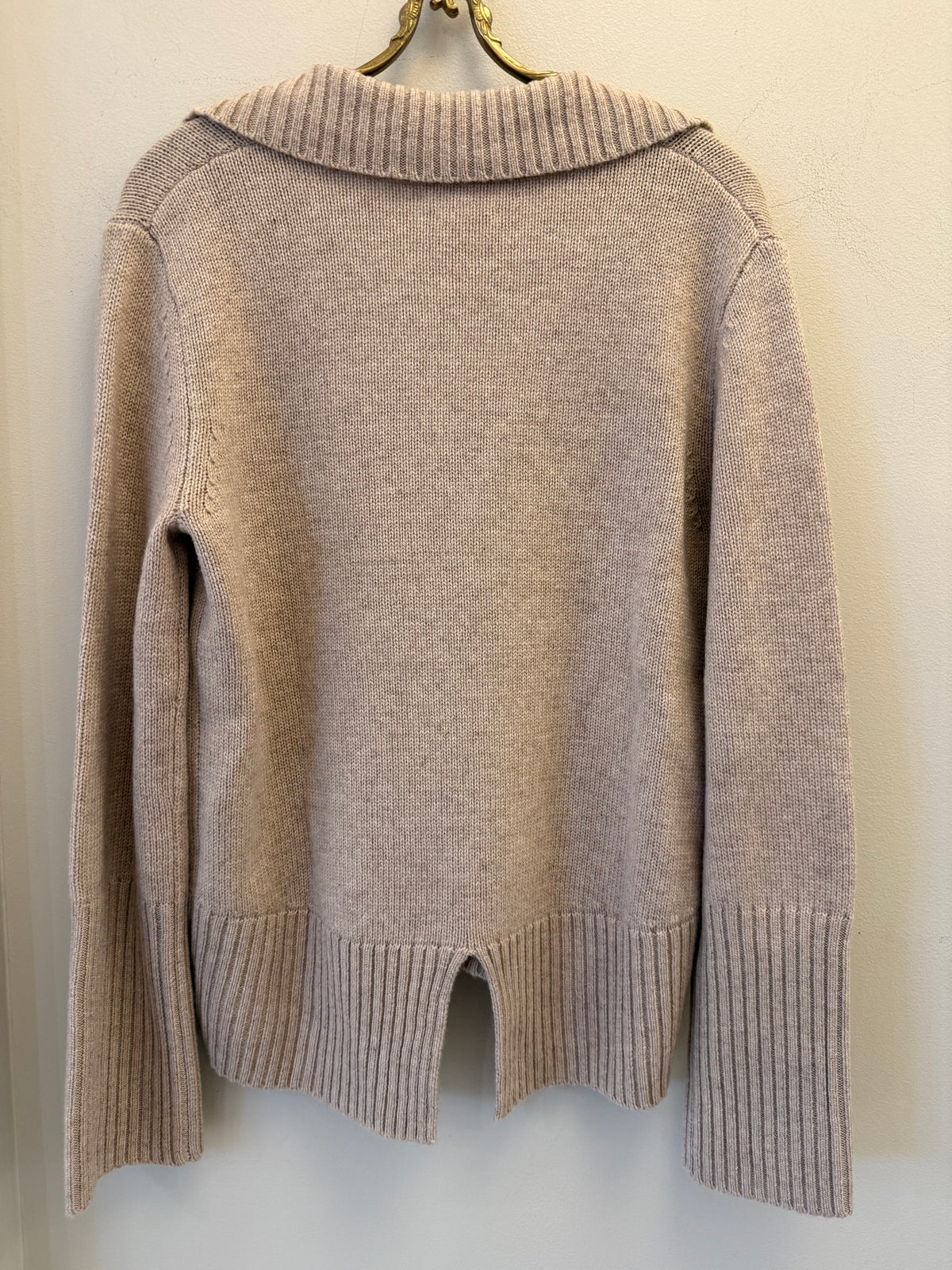 Notshy Nazila v neck beige