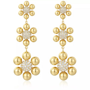 
                  
                    Ladda bild in galleri, LUV AJ Daisy Statement Earrings gold
                  
                