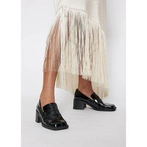 
                  
                    Ladda bild in galleri, Gili fringe skirt
                  
                