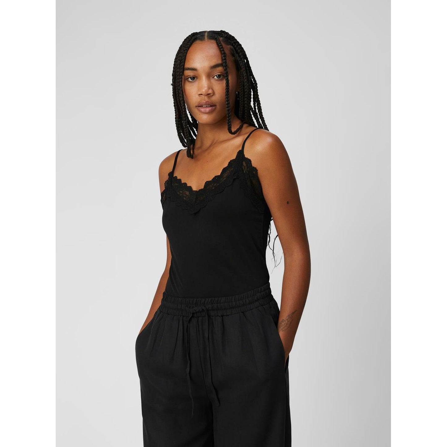 OBJLEENA NEW LACE SINGLET