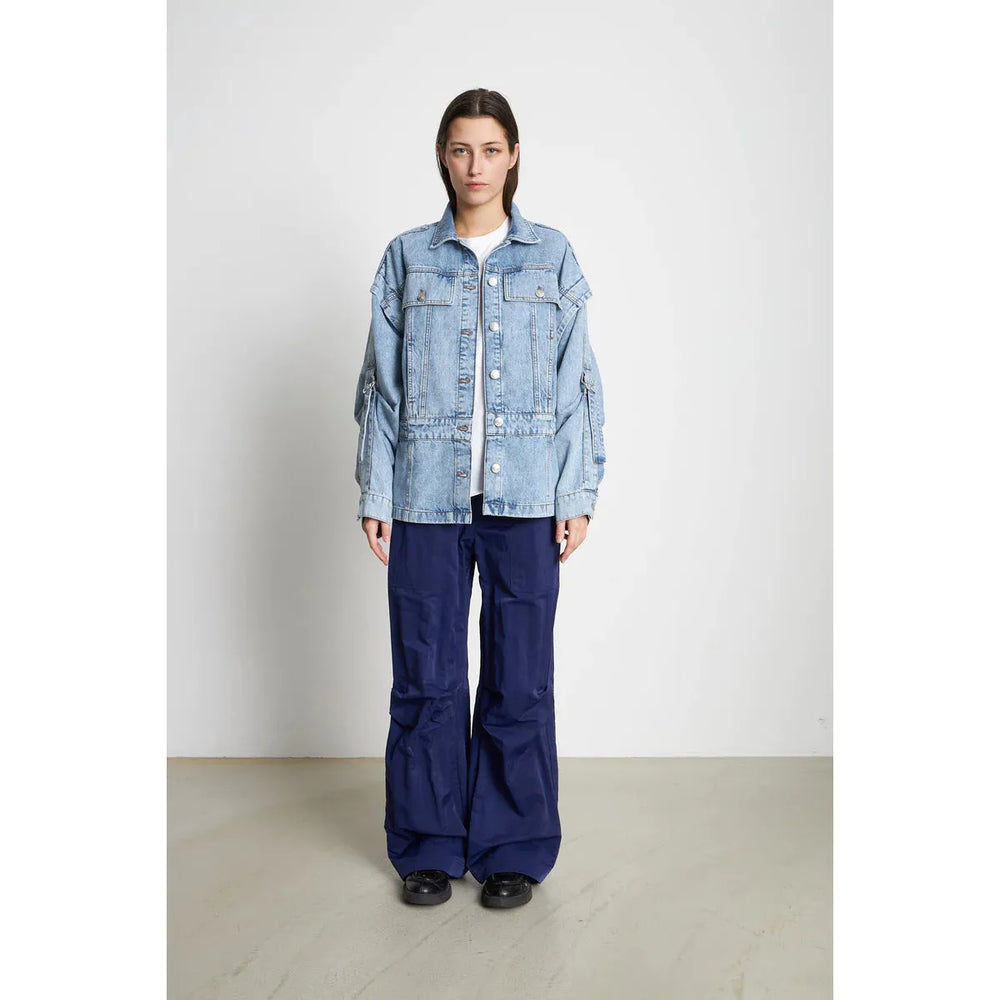 
                  
                    Ladda bild in galleri, OVERSIZED DENIM JACKET - WASHED DENIM
                  
                