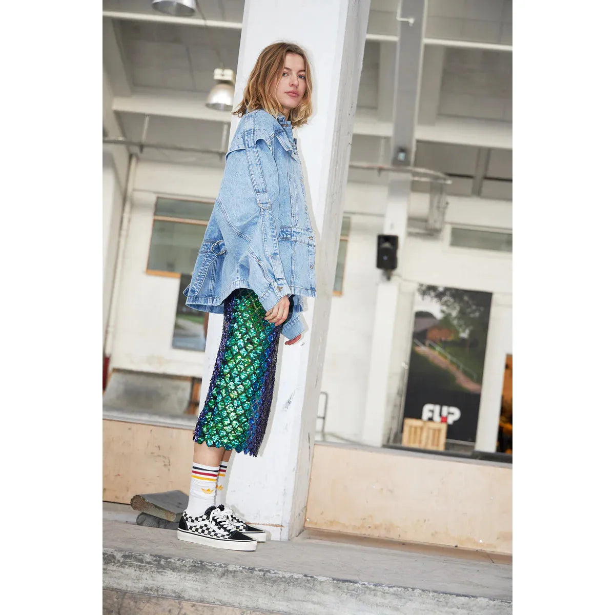 OVERSIZED DENIM JACKET - WASHED DENIM