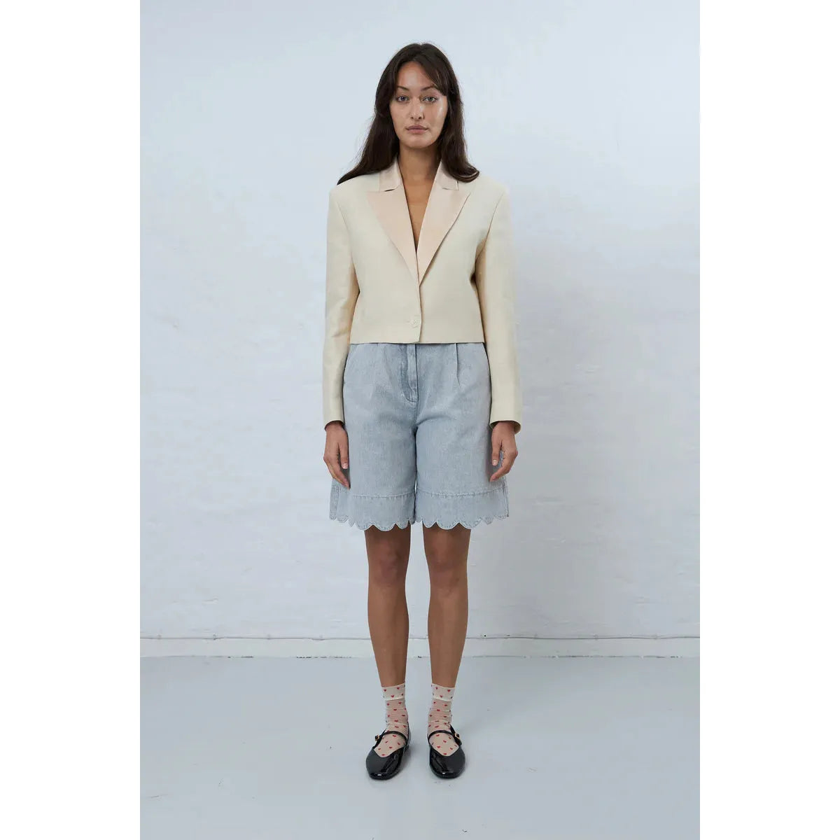 SCALLOP EDGE DENIM SHORTS
