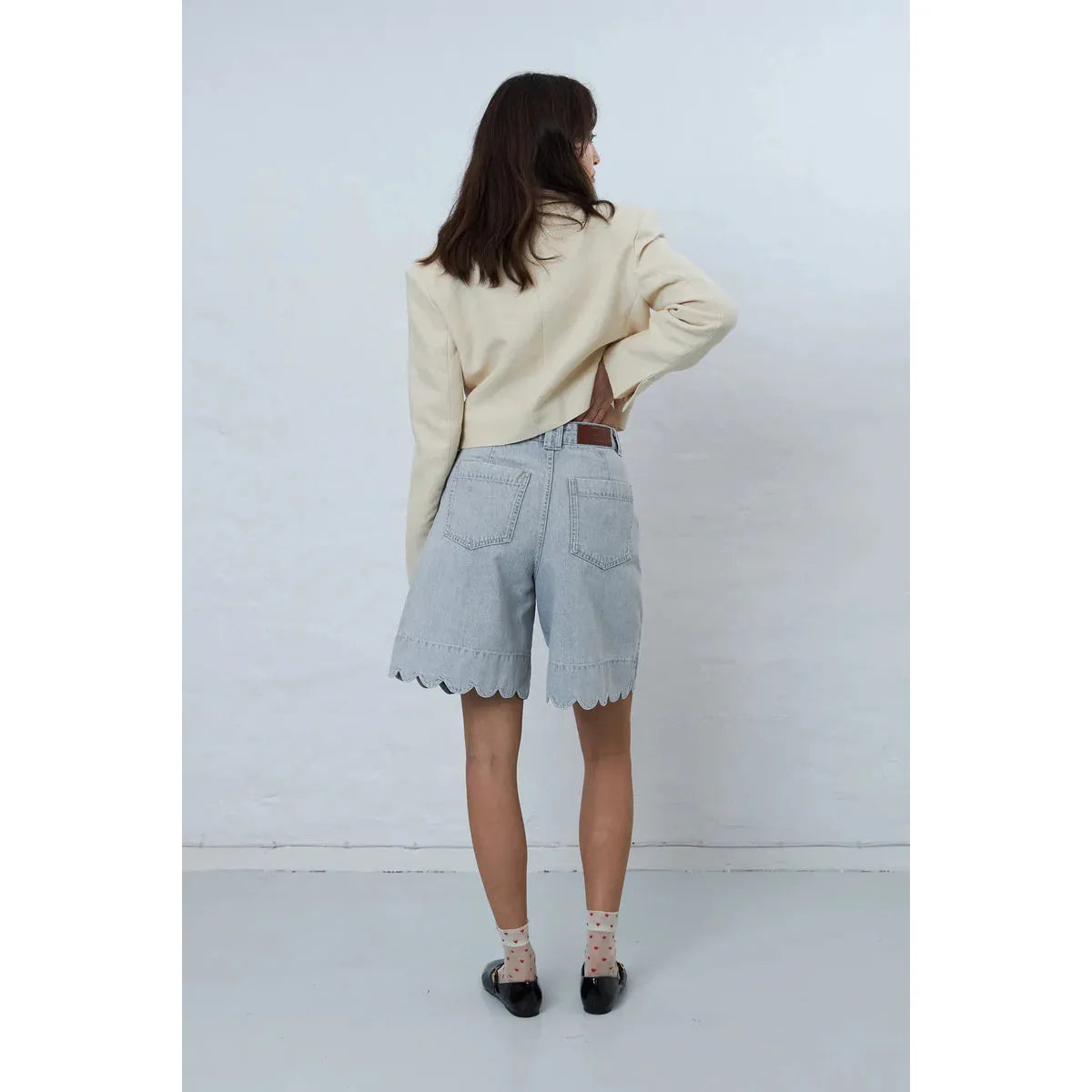 SCALLOP EDGE DENIM SHORTS