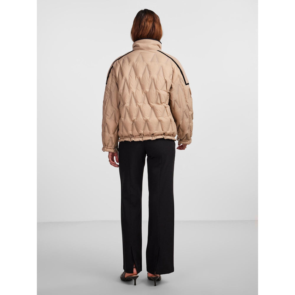 
                  
                    Ladda bild in galleri, YASJERA DOWN JACKET
                  
                