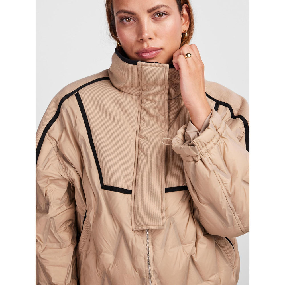 
                  
                    Ladda bild in galleri, YASJERA DOWN JACKET
                  
                