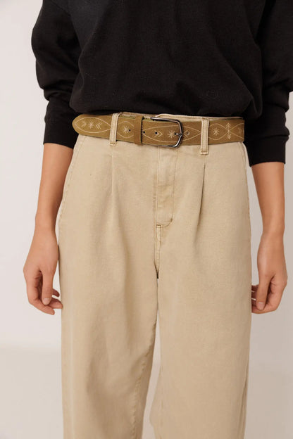 IA663 - EMBROIDERED LEATHER BELT