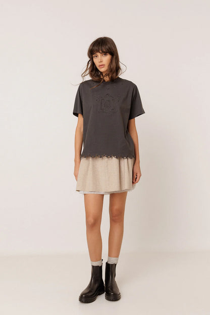 T-shirt monogram cutout carbón
