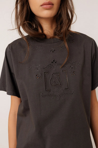 T-shirt monogram cutout carbón