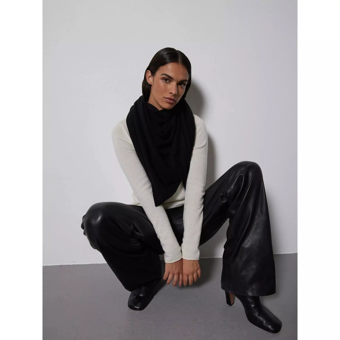 Notshy Eleonore Scarf Svart