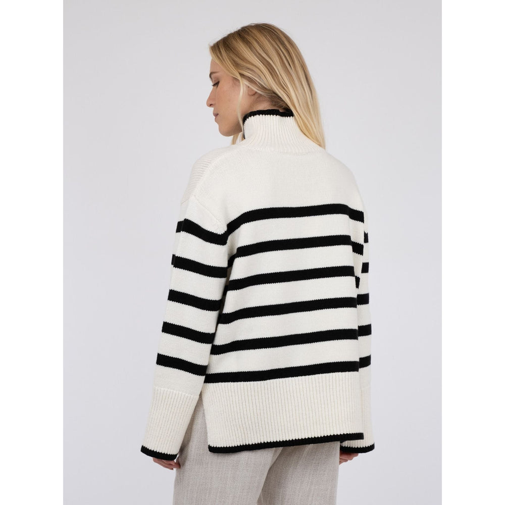 
                  
                    Ladda bild in galleri, Fanning Stripe Knit Blouse
                  
                
