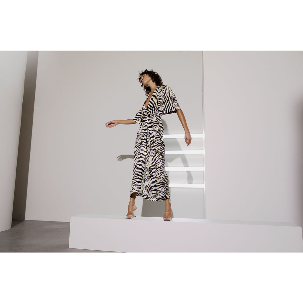 
                  
                    Ladda bild in galleri, CMSABINA-DRESS
                  
                