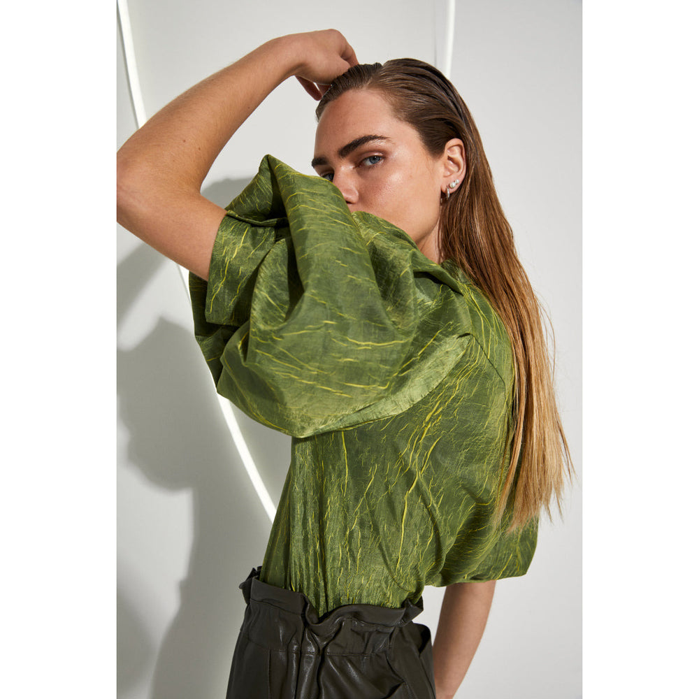 
                  
                    Ladda bild in galleri, CMDOBI-SHIRT
                  
                