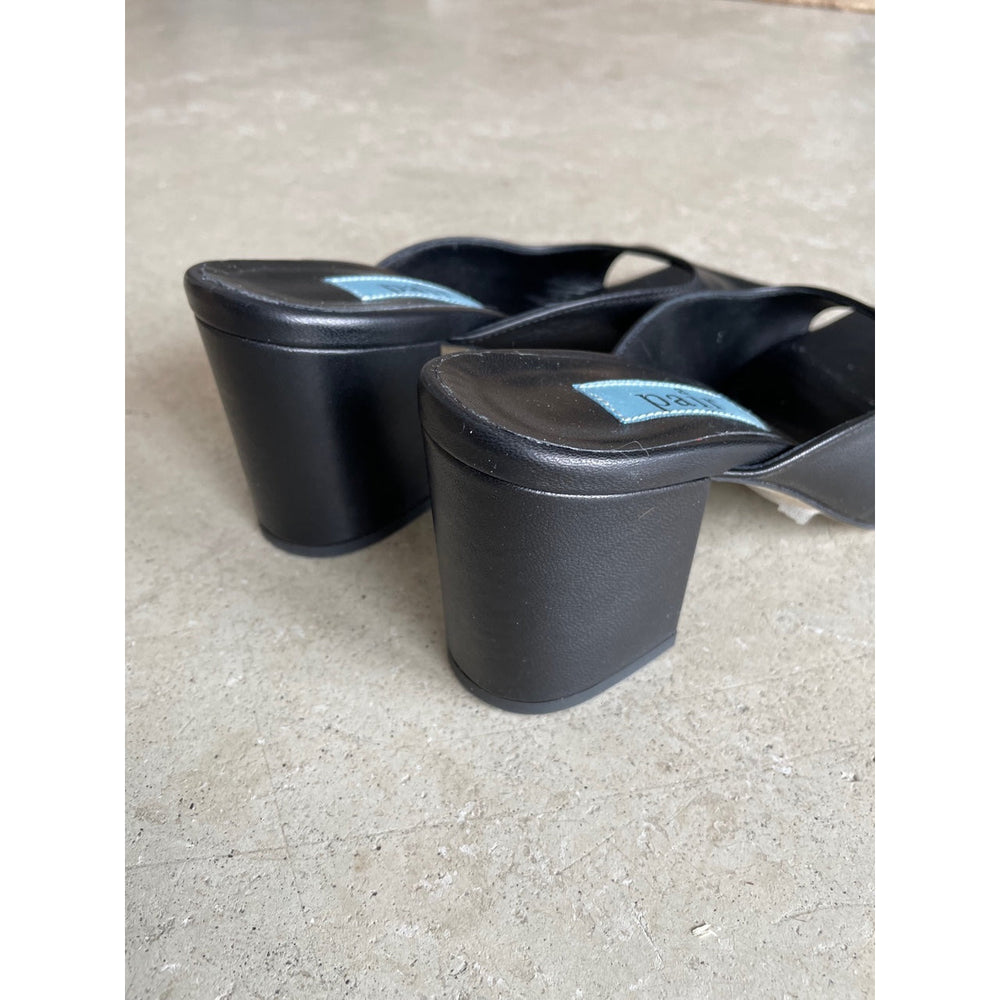 
                  
                    Ladda bild in galleri, Apair - Square mule black
                  
                