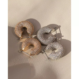 
                  
                    Ladda bild in galleri, PAVE MINI DONUT HOOPS- SILVER
                  
                